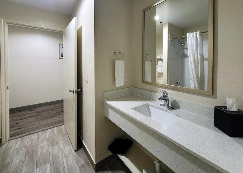 האמבל Best Western Houston Iah Intercontinental Airport Inn מראה חיצוני תמונה